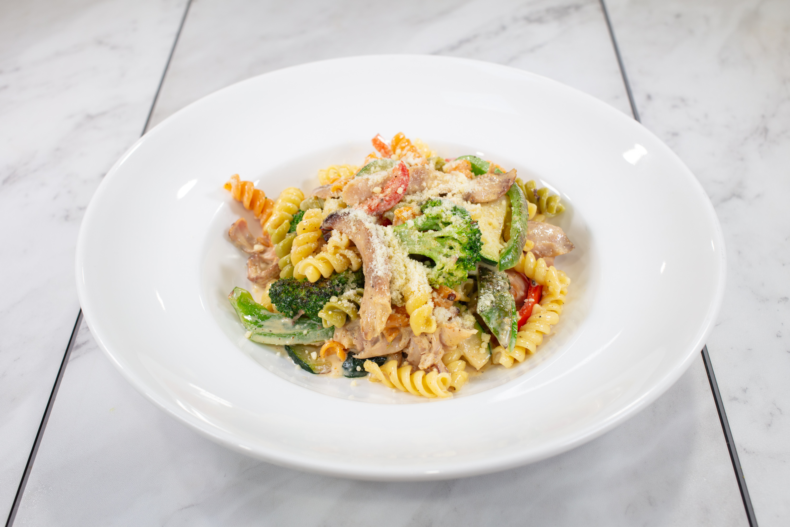 Jerk chicken pasta dish